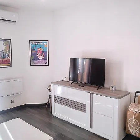 Апартаменти Le Cendre Жюан-ле-Пен